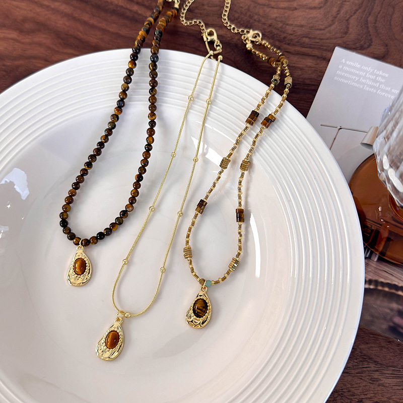 قلادة عين النمر