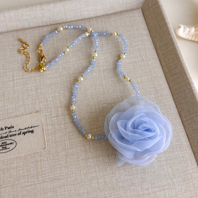 Блакитне намисто з мушлями та намистинами