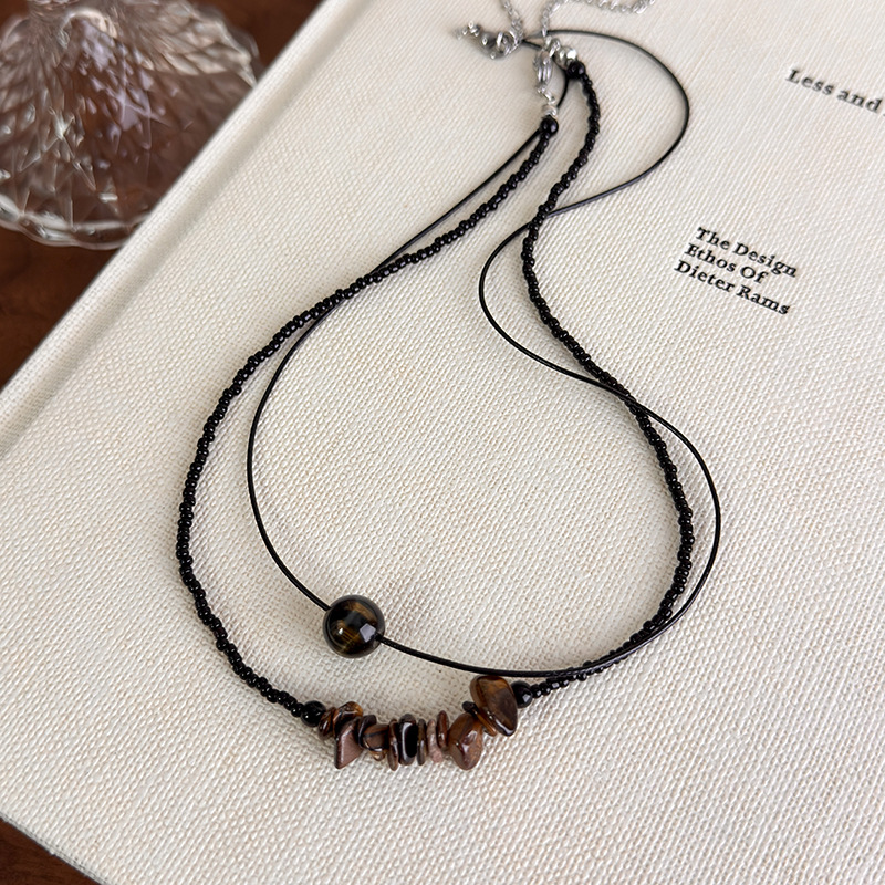 Чорне геометричне намисто з намистинами Тигрове Око