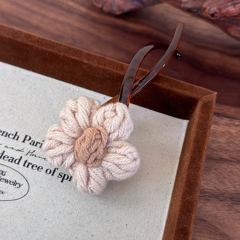 Spinka do Włosów z Włóczkowym Kwiatem