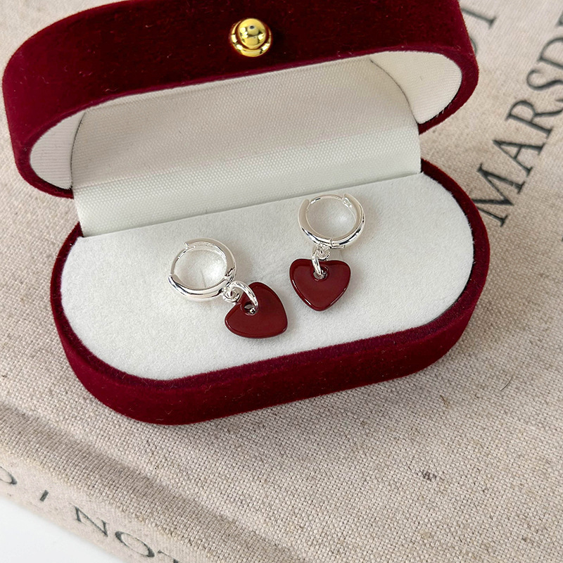 Orecchini a Cerchio con Cuore Rosso
