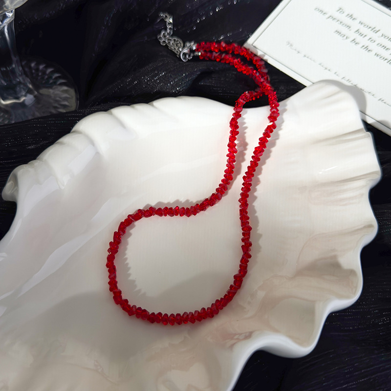 Colar de Cristal Triangular Geométrico