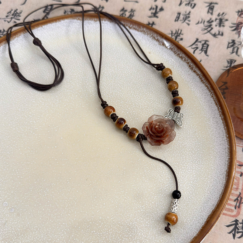 Намисто з бісерним метеликом