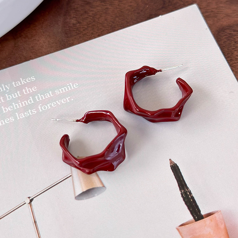 버건디 주름 후프 귀걸이