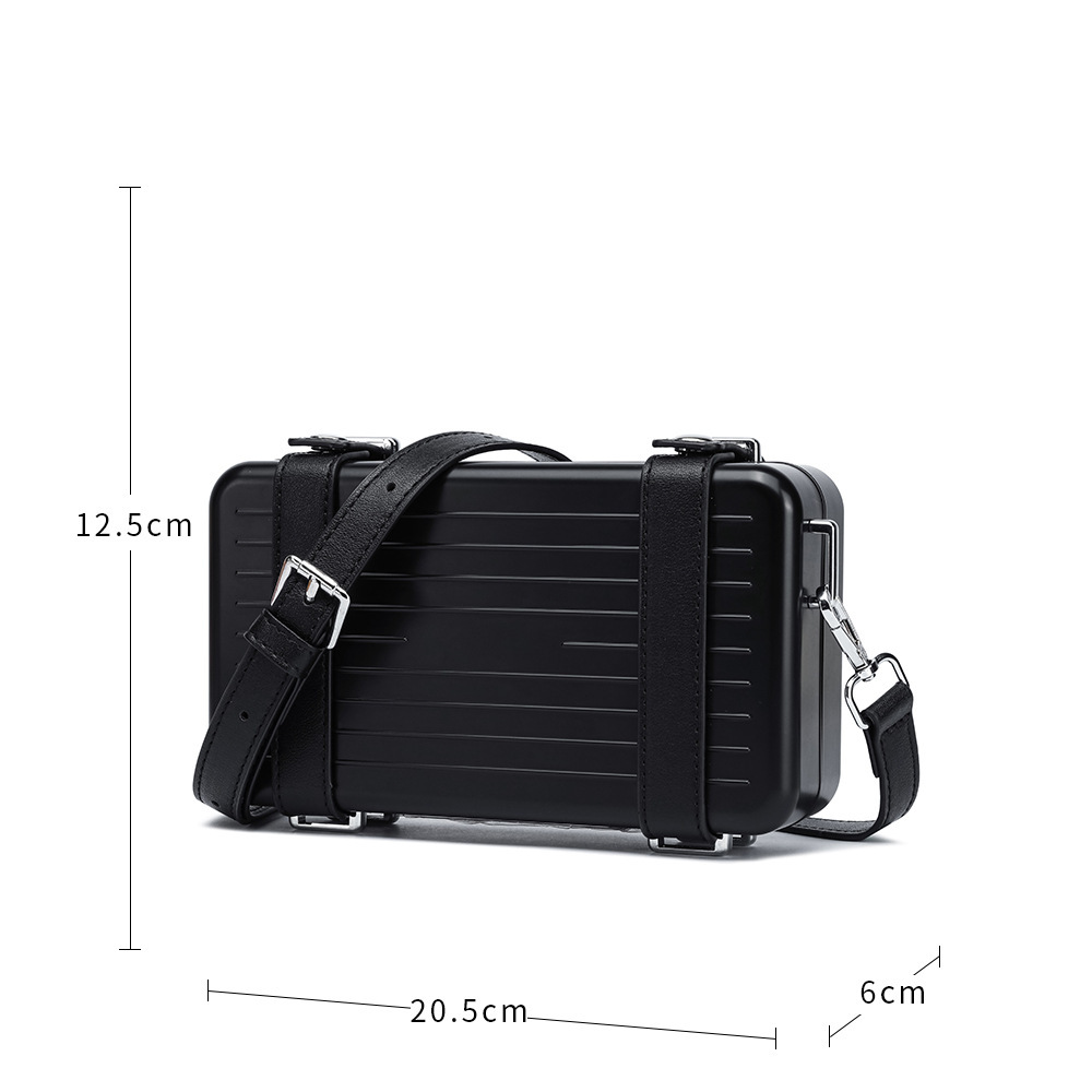 ハードシェルクロスボディバッグ