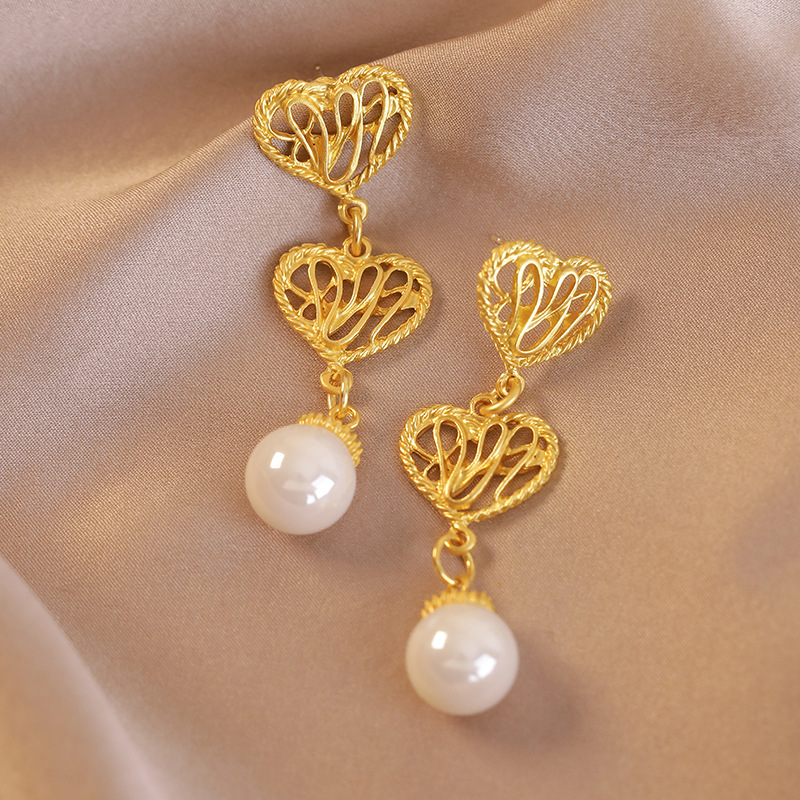 أقراط طويلة متدلية لؤلؤية من الدانتيل الملكي العتيق