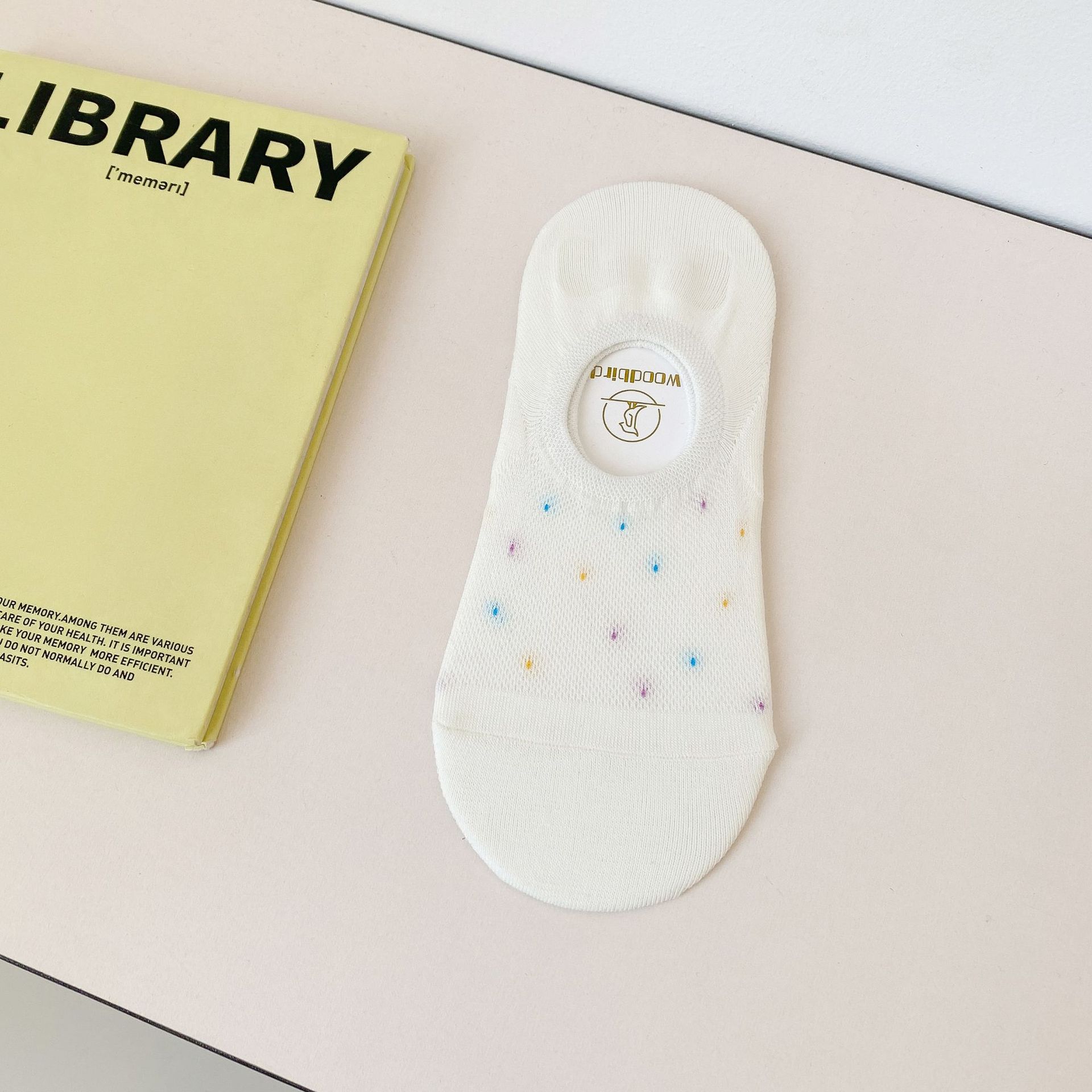 ถุงเท้าไม่มีขอบสตรี