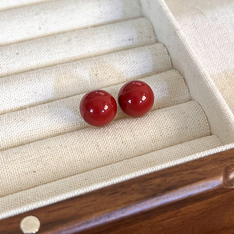 버건디 레진 볼 귀걸이