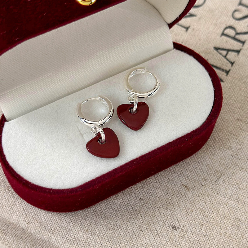 Orecchini a Cerchio con Cuore Rosso