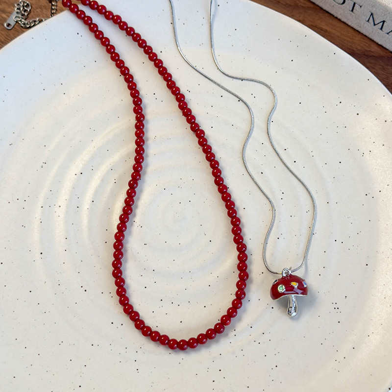 레드 머쉬룸 비즈 롱 목걸이