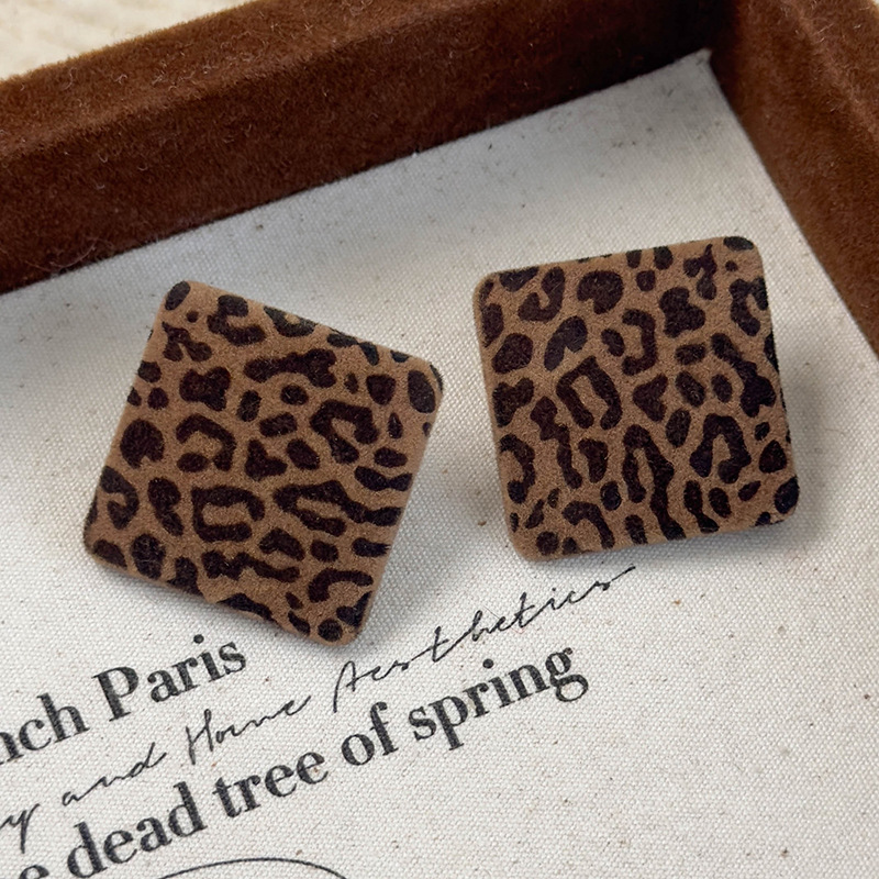 기하학 무늬 레오파드 플록 이어링