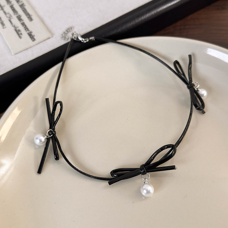 Шкіряний Намисто-чокер з Перлиною