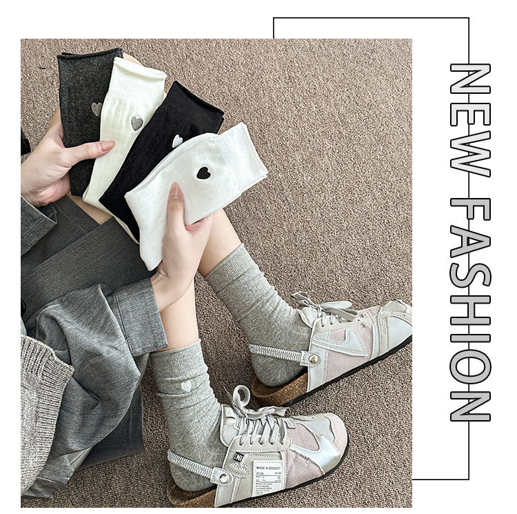 Meias de Coração Bordado