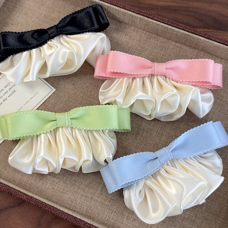 Agrafă de Păr Vintage din Satin cu Volane