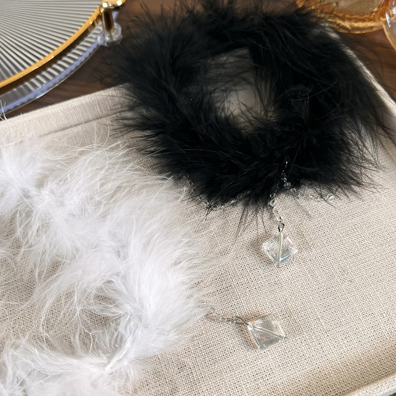 Ras de Cou en Plumes avec Cristal