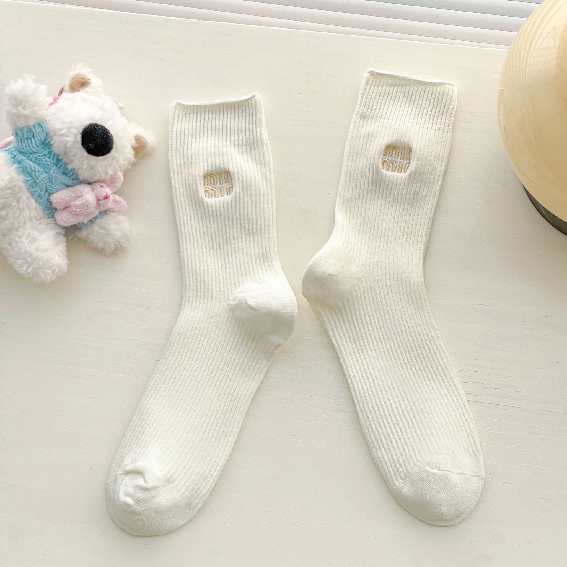 Meias Scrunch com Bordado de Letras