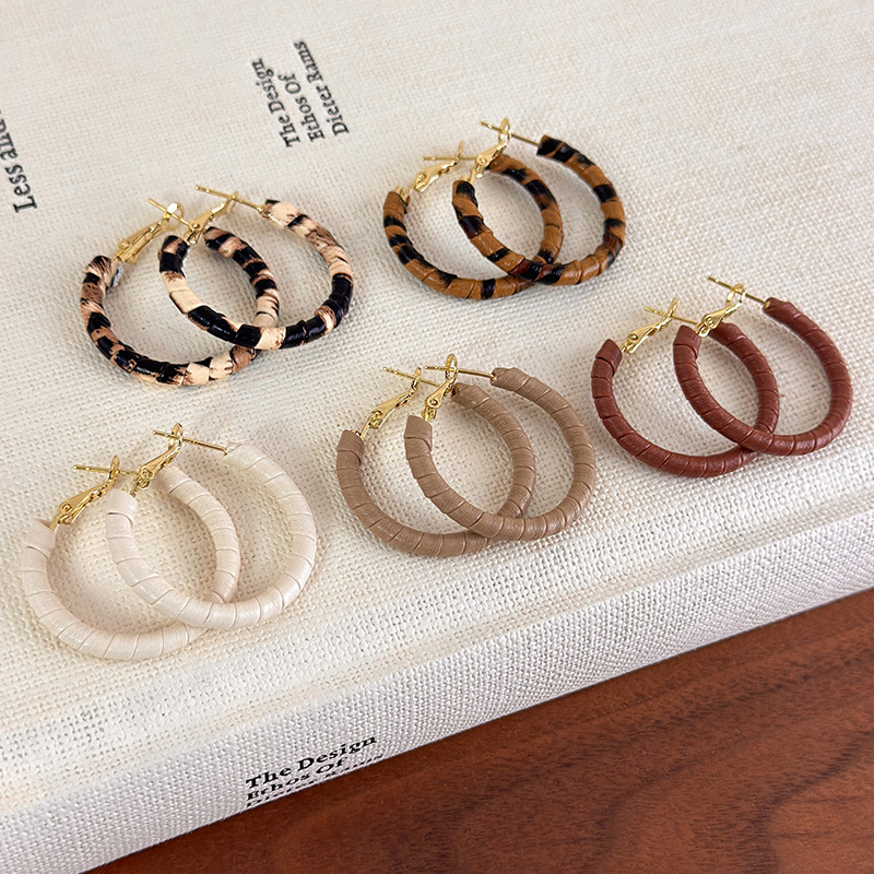 Brincos Argola com Couro