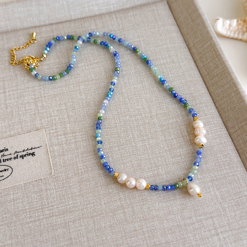 Блакитне намисто з мушлями та намистинами