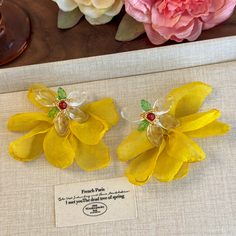 노란 패브릭 플라워 귀걸이