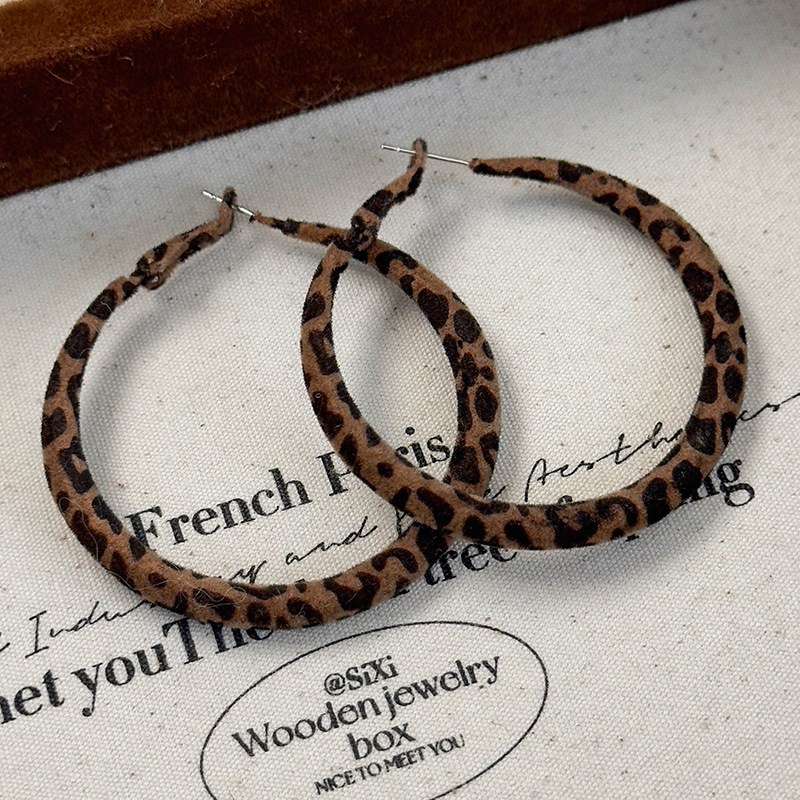 기하학 무늬 레오파드 플록 이어링