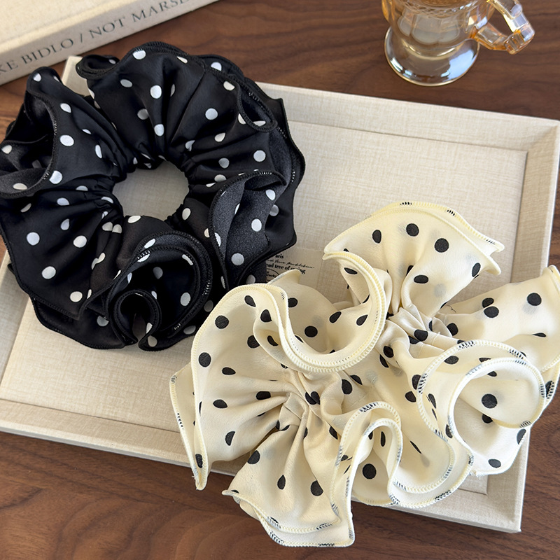 Czterowarstwowa Scrunchie w Kropki