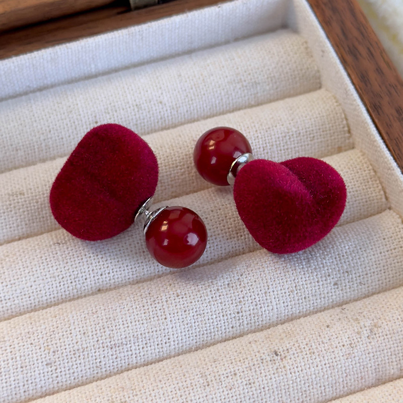 와인 레드 플록 하트 베어 양면 귀걸이
