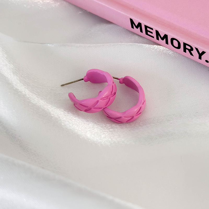 أقراط على شكل C بلون فاكهة التنين