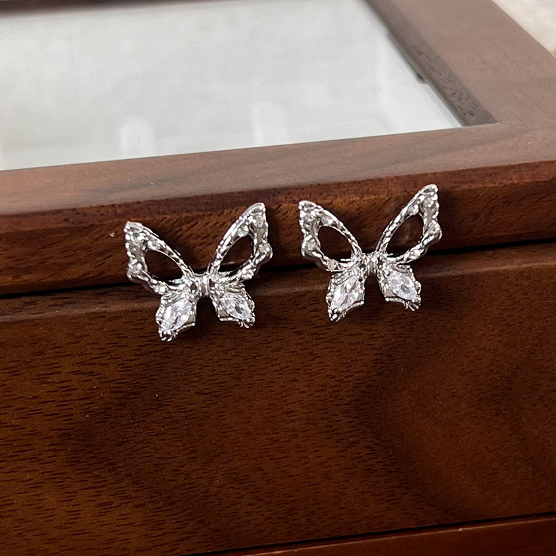 지르코니움 나비 귀걸이