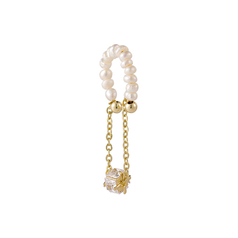 Pearl Tassel Ear Clip