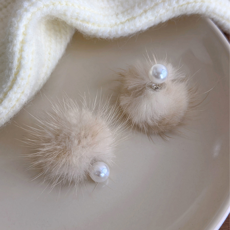 Orecchini Reversibili con Pompon e Perle