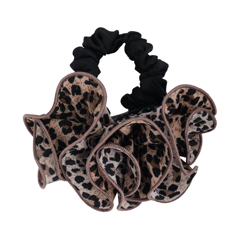 Leopardmönstrad Ruffle Blomma Scrunchy