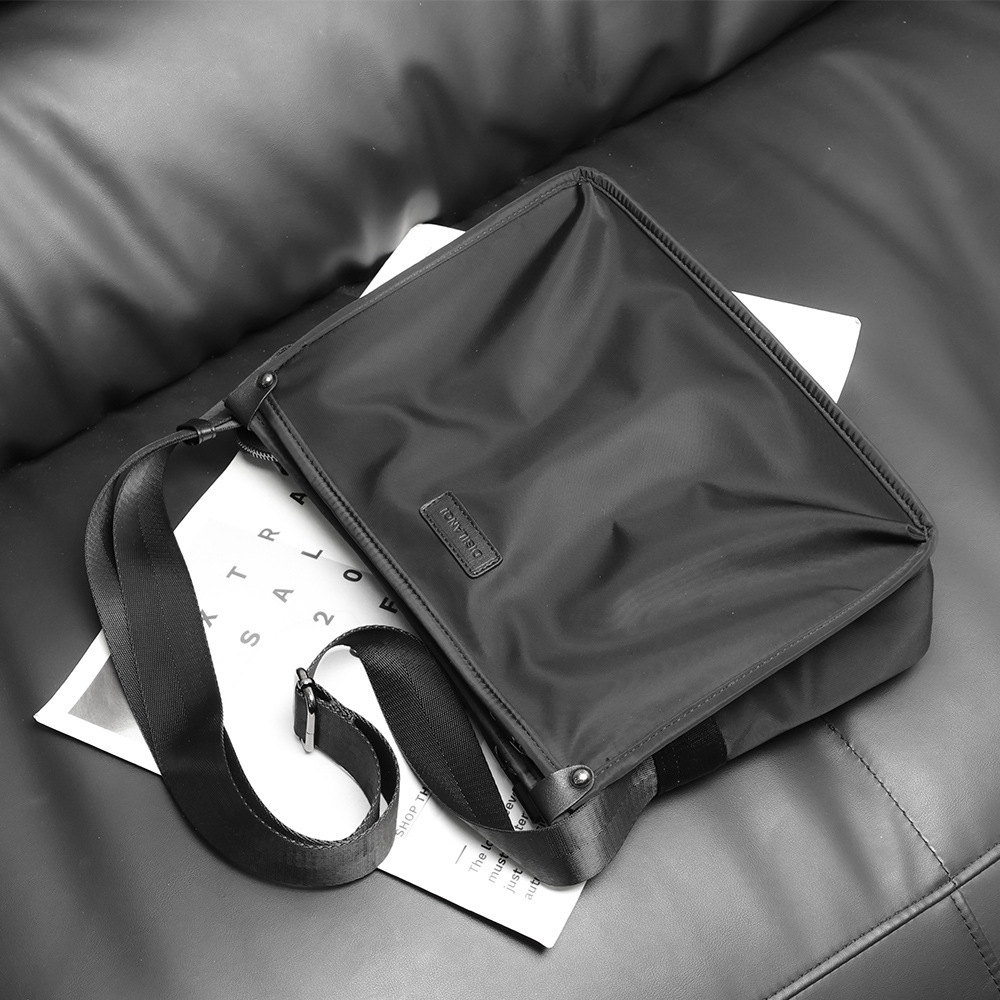 Borsa a tracolla in tessuto Oxford