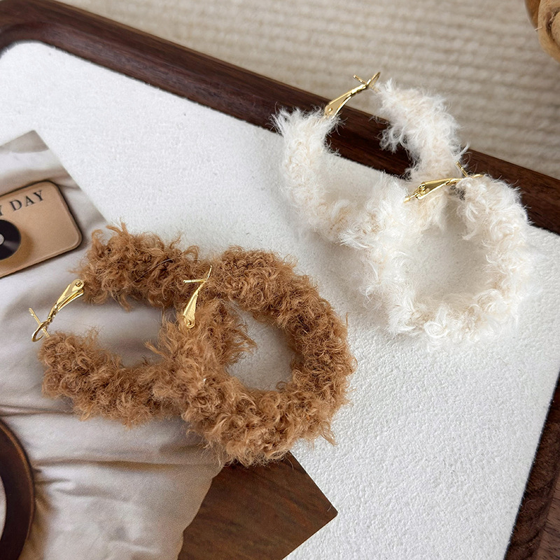 Серьги-пусеты Круг из Плюша