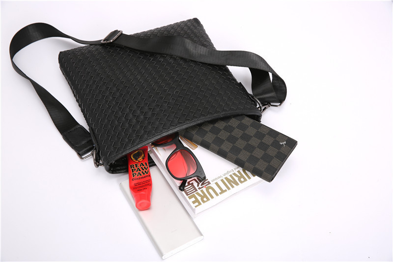 남성 핸드웨븐 크로스바디 백