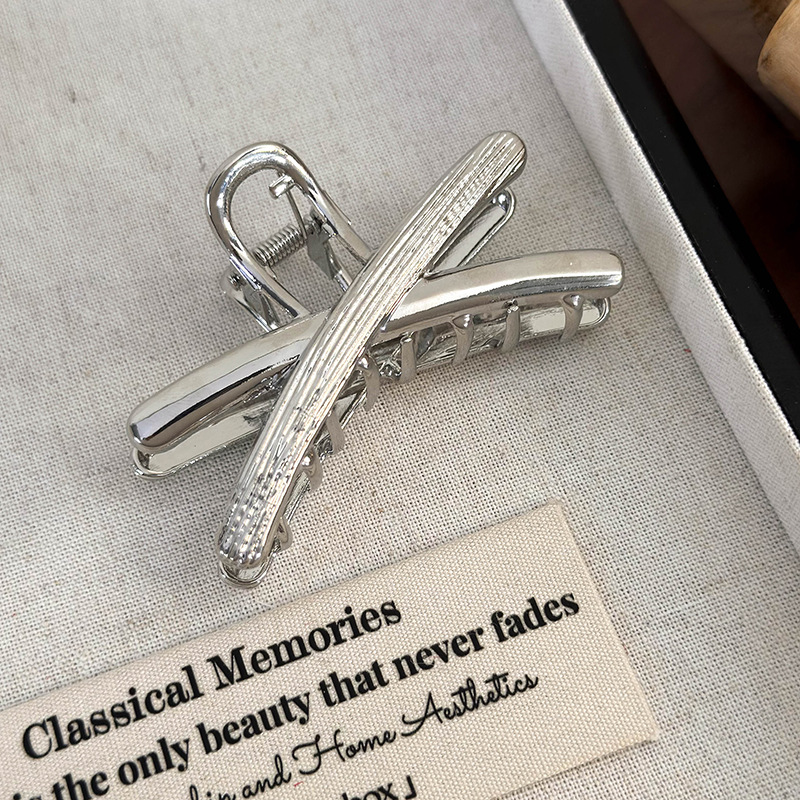 Металева Заколка-Акула X-Подібна Крос