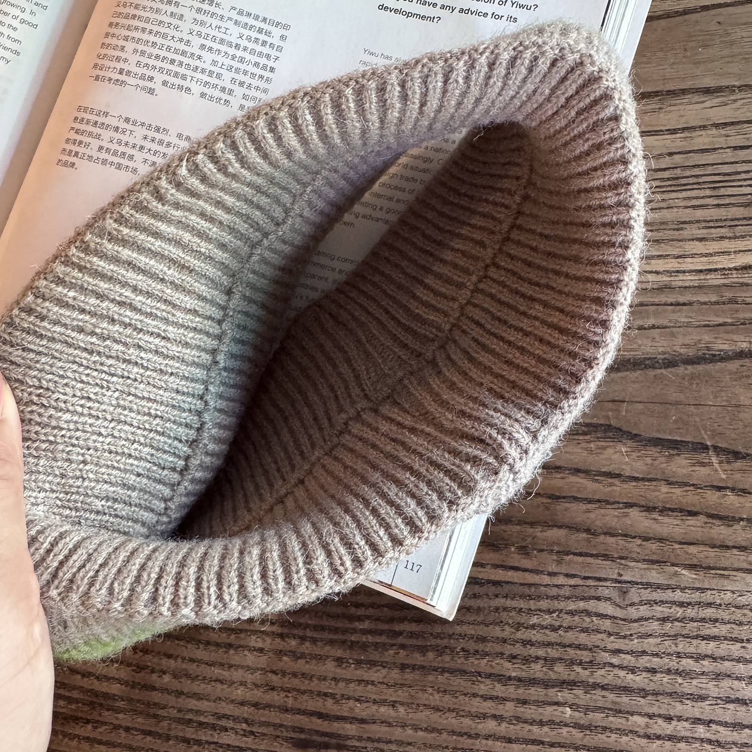 Πλεκτή Κάπα για Μαλλιά με Φαρδύ Γείσο