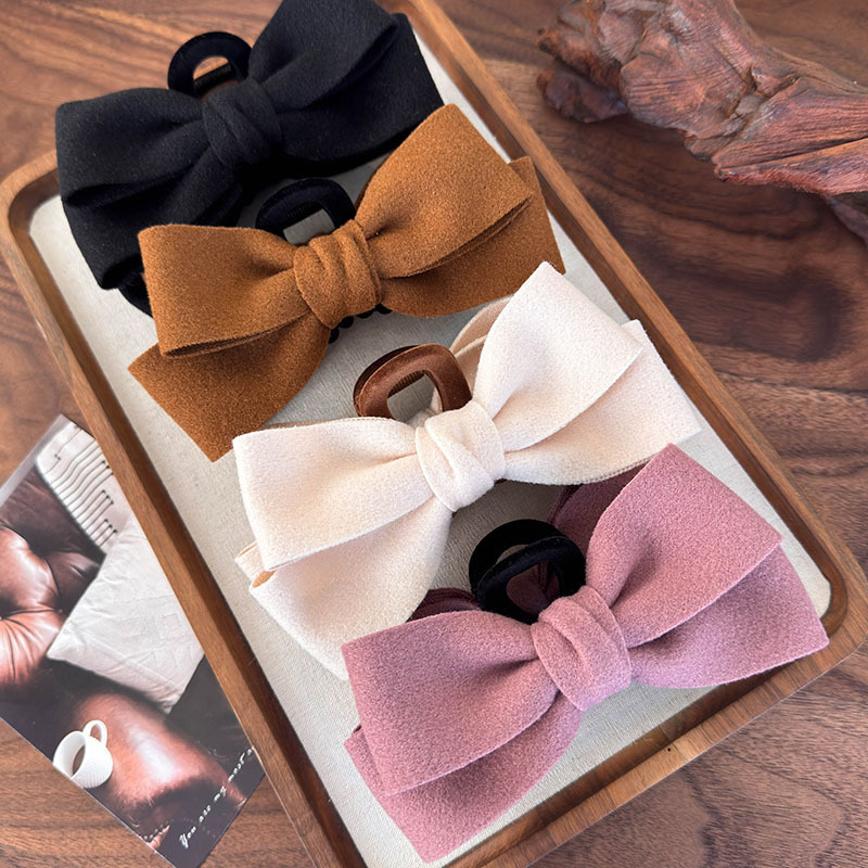 Agrafă de Păr cu Fundiță de Catifea