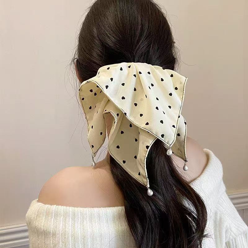 กิ๊บติดผมลายหัวใจและพวงหรีด