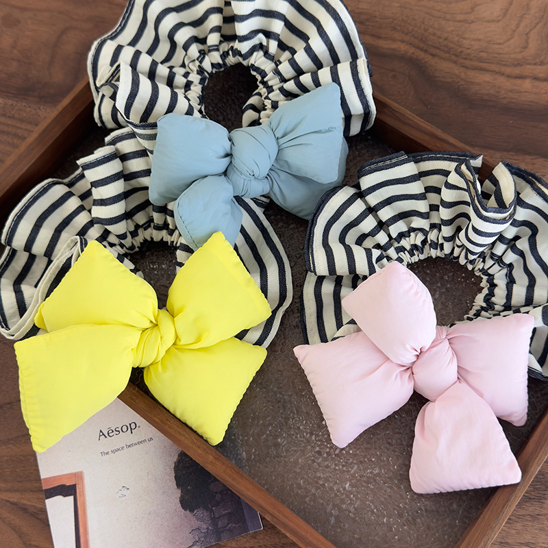 リボンストライプスクランチーヘアタイ