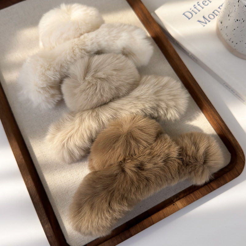 Agrafă pentru Păr din Blană de Iepure Angora