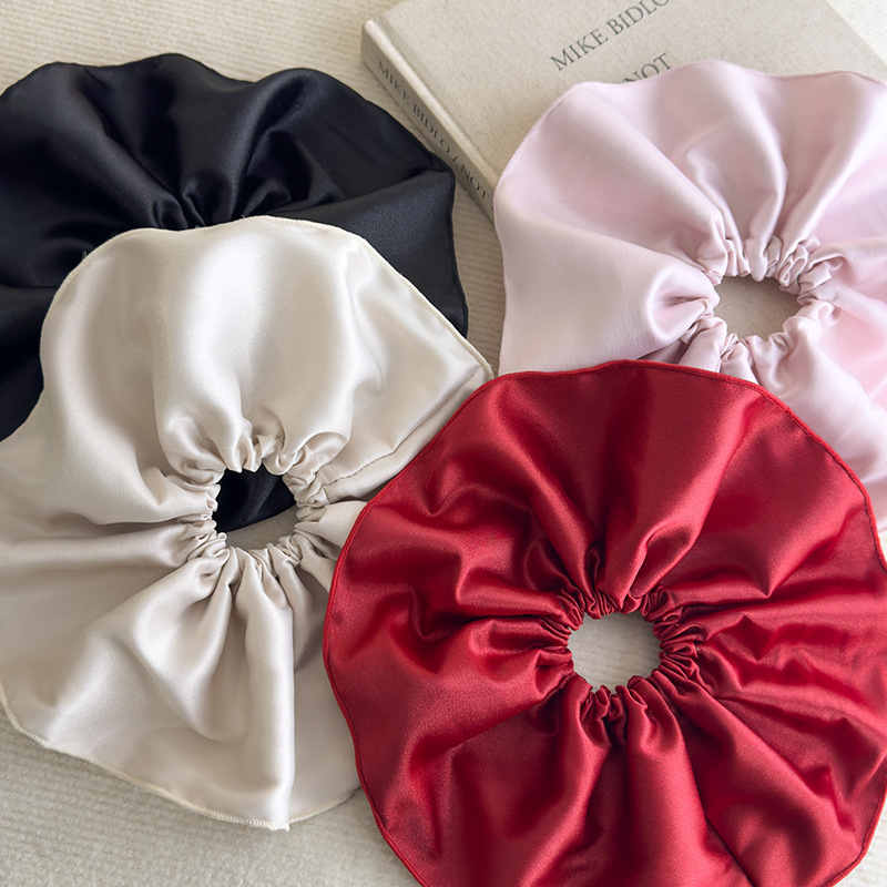 Premium Satäng Scrunchie