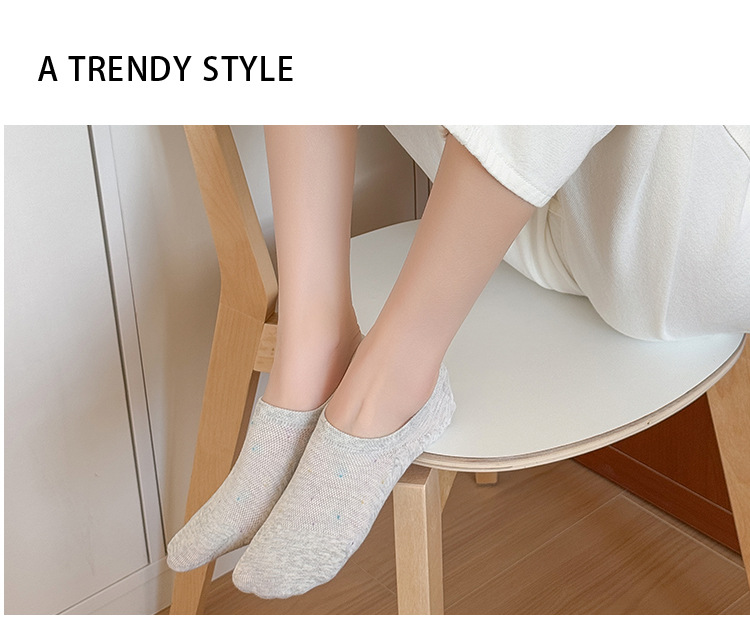 ถุงเท้าไม่มีขอบสตรี