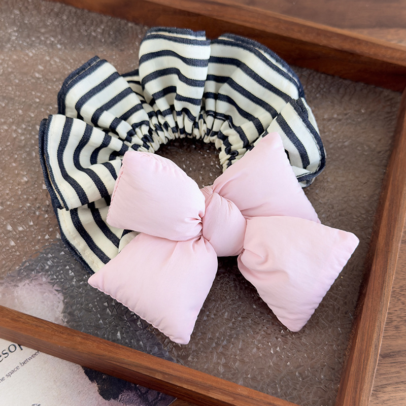 リボンストライプスクランチーヘアタイ