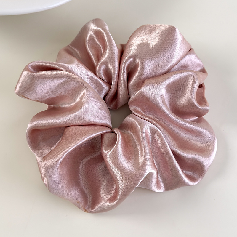 クリームサテンスクランチー