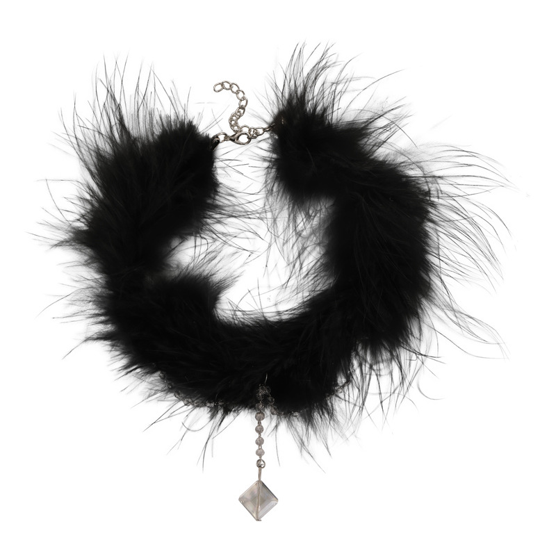 قلادة طوق ريشة كريستال