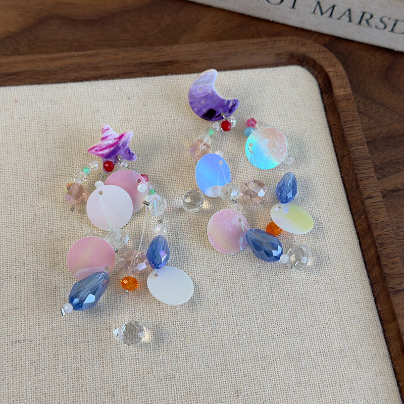 أقراط كريستال مع قلائد القمر والنجوم