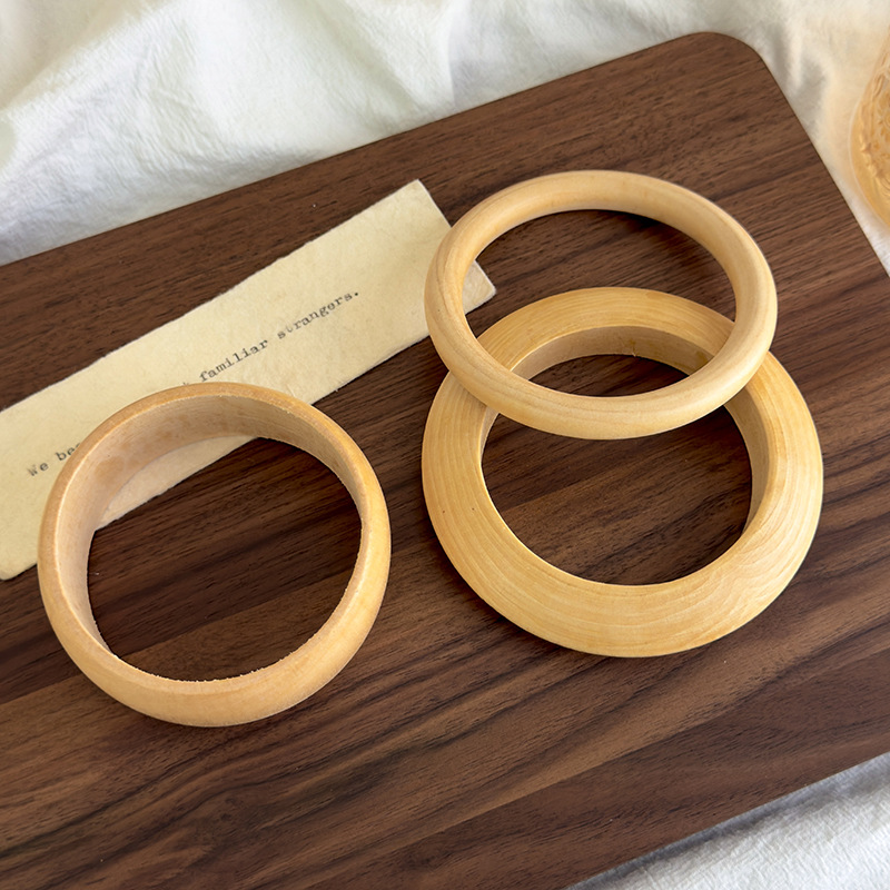 Geometriskt Träarmband med Stjärnmotiv