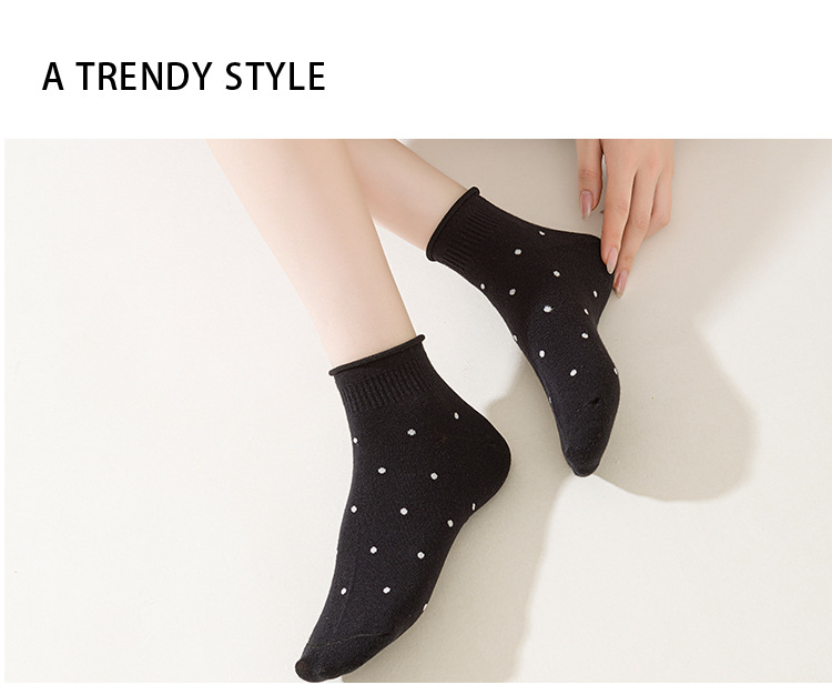 جوارب كاحل بنقشة البولكا دوت