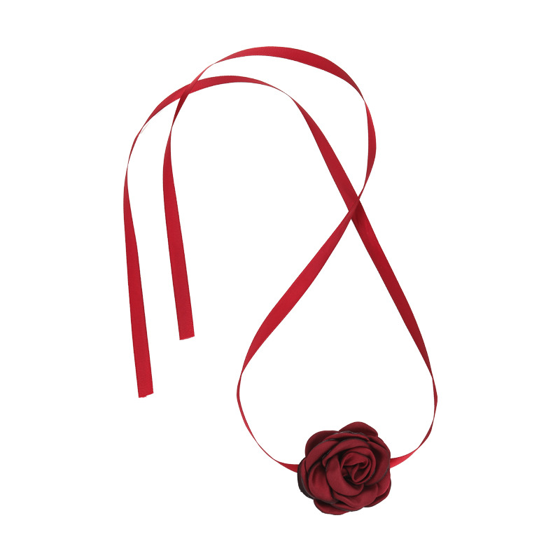 Gargantilha com Flor