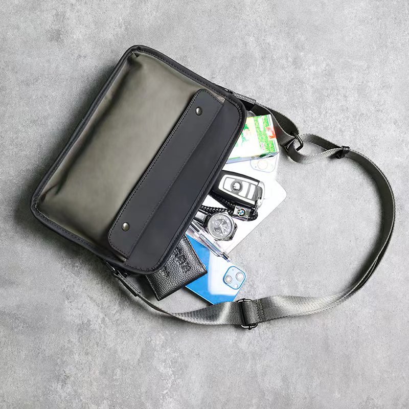 비닐 스웨이드 크로스바디 백